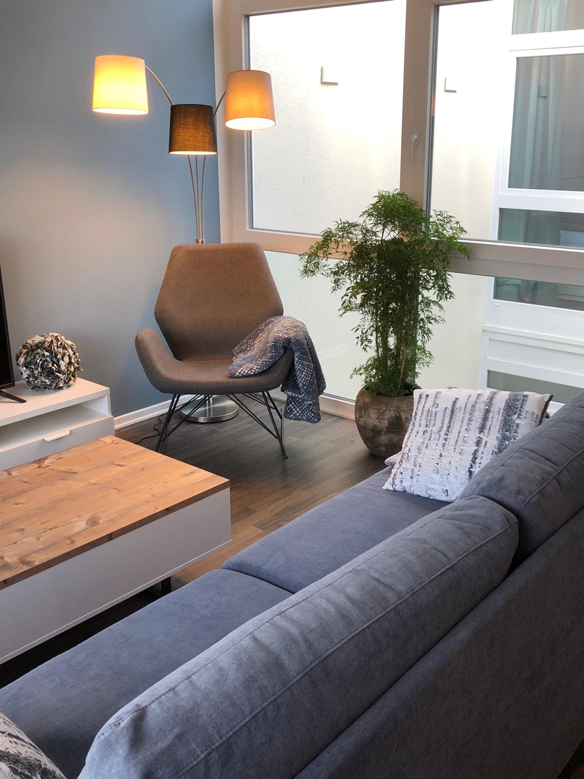 Wohnzimmer mit Couch